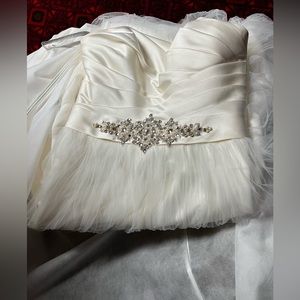 Alfred Angelo Wedding Gowns Size 12